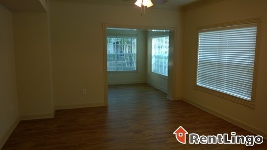 Building Photo - 9999 Kempwood Dr