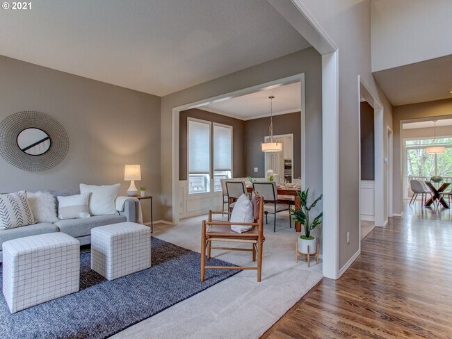Building Photo - Sought after Remington 4bed 2.5bath with Lots of Yard Space!