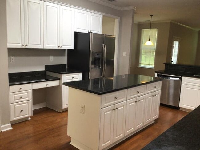 Building Photo - 373 Barnsley Dr