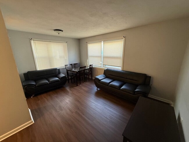 Building Photo - 138 Franklin St