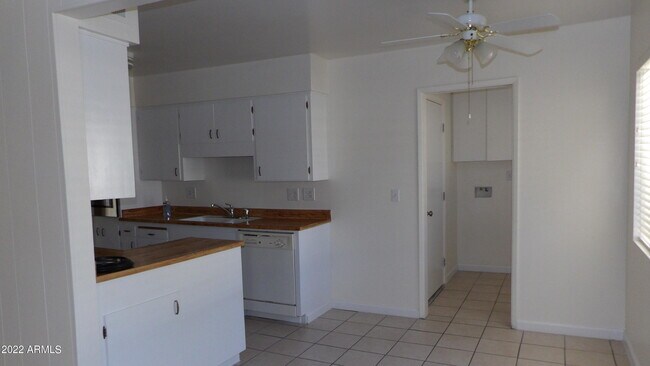 Foto del edificio - 6942 E Exmoor Dr