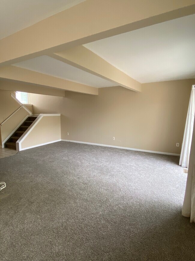 Building Photo - 37283 Charter Oaks Blvd