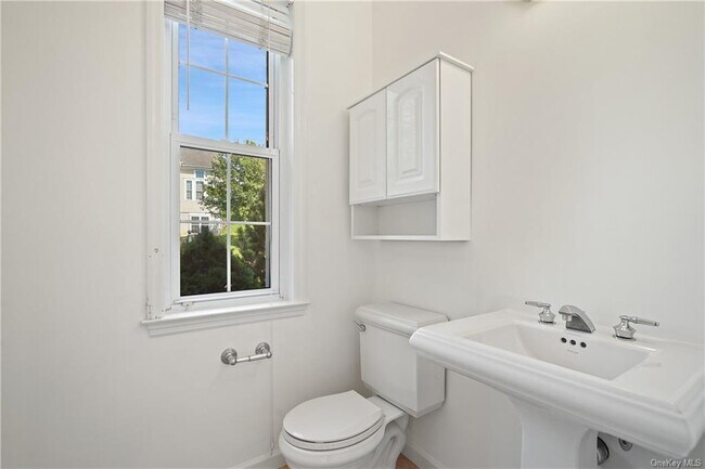Building Photo - 45 High Point Cir