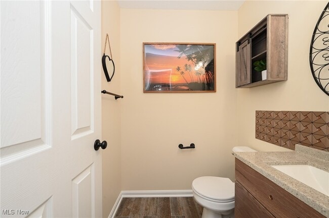 Building Photo - 655 Almas Ct