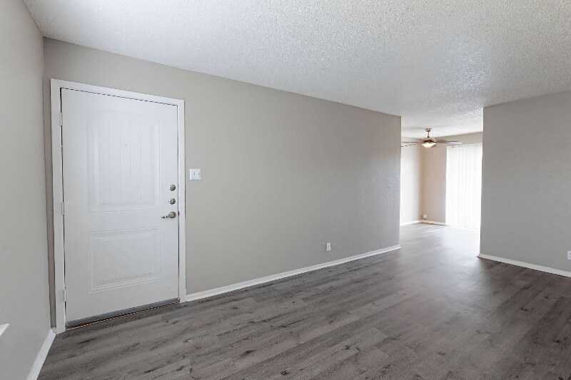 Foto principal - 531 Bedford Rd