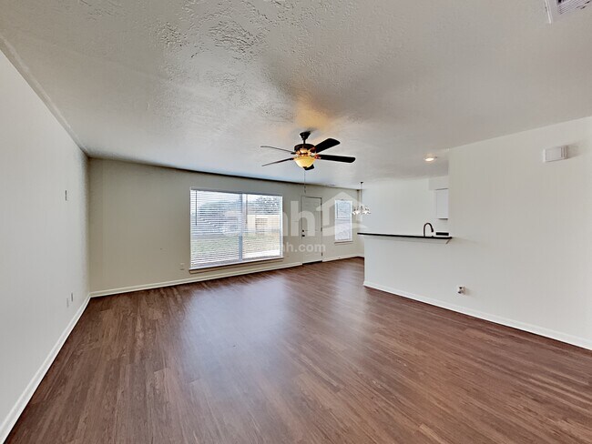 Foto del edificio - 6550 Garden Trail Ct