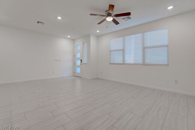 Foto del edificio - 1588 Hopeful Lark Ln