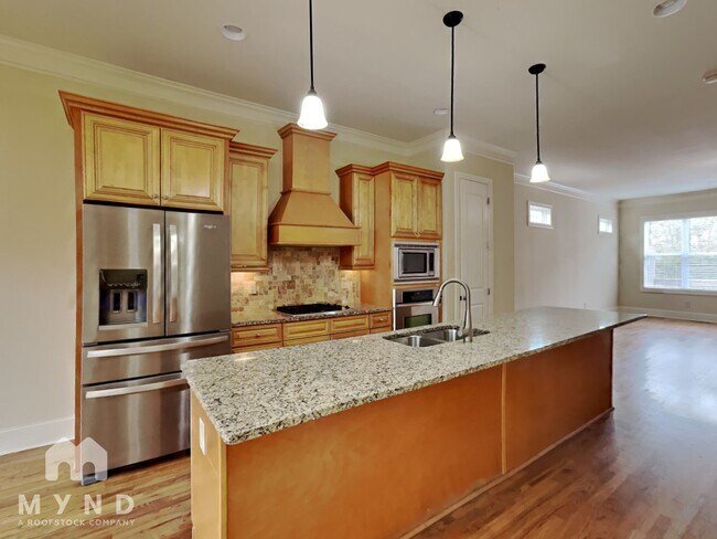 Foto del edificio - 3020 Eltham Pl