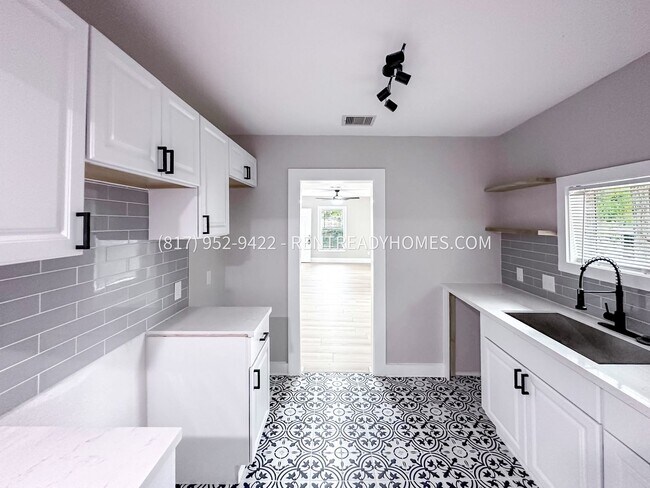 Foto del edificio - 8417 Findlay St