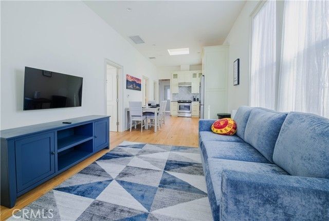 Foto del edificio - 1275 W 23rd St