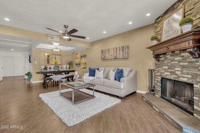 Foto del edificio - 9450 N 94th Pl