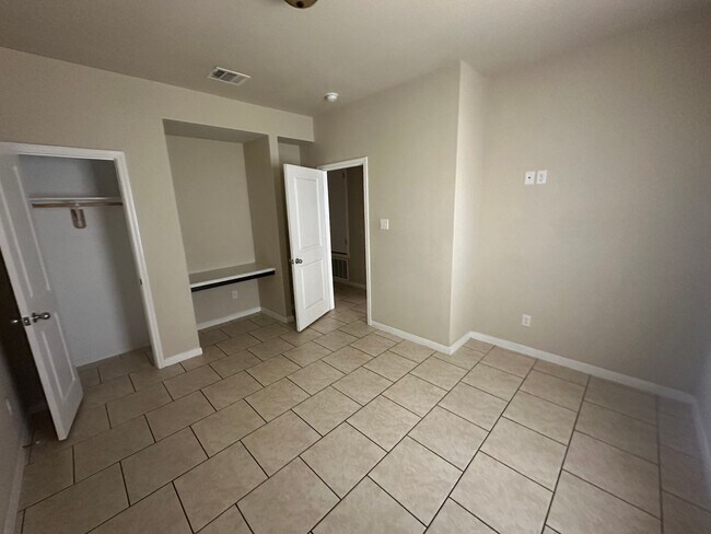 Foto del edificio - 4304 Ivory Ln