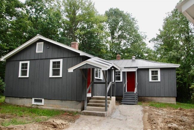 Building Photo - 469 Mountain Rd