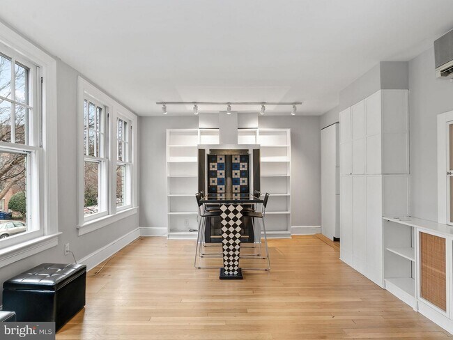 Foto del edificio - 1816 T St NW