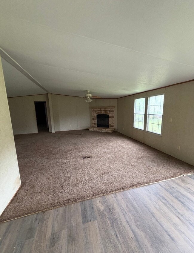 Foto del edificio - 121 Pecan Grove Ln