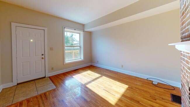 Foto del edificio - 1363 Indianola Ave