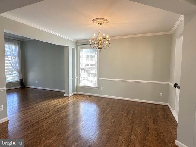 Building Photo - 1222 Tennessee Dr NE