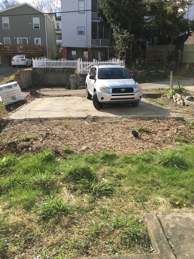 Building Photo - Available JULY 2024 - Renovated 3 Bedroom ...