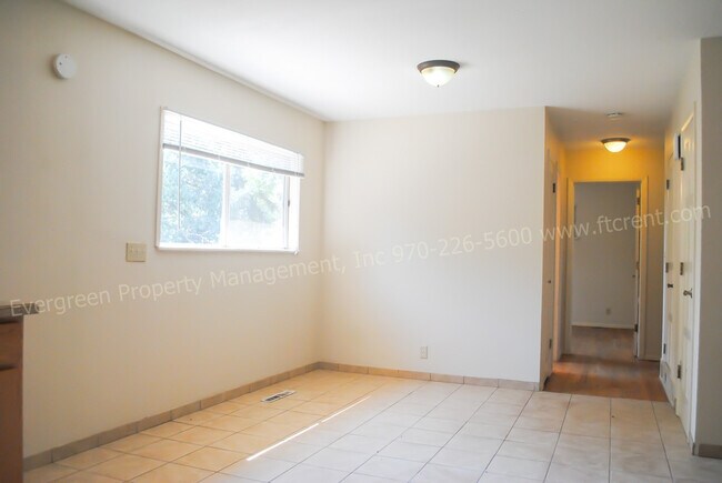 Foto del edificio - 1228 Southridge Dr