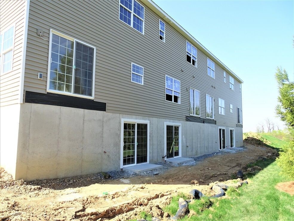 Building Photo - 355 Cedar Hollow