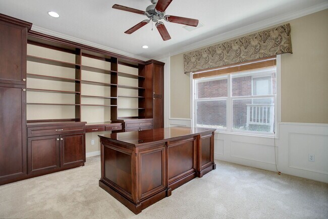 Building Photo - 22960 Hope Dale Ave