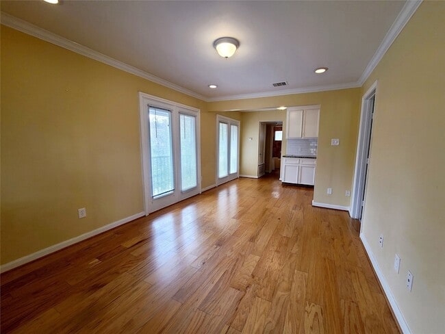 Building Photo - 4931 Junius St