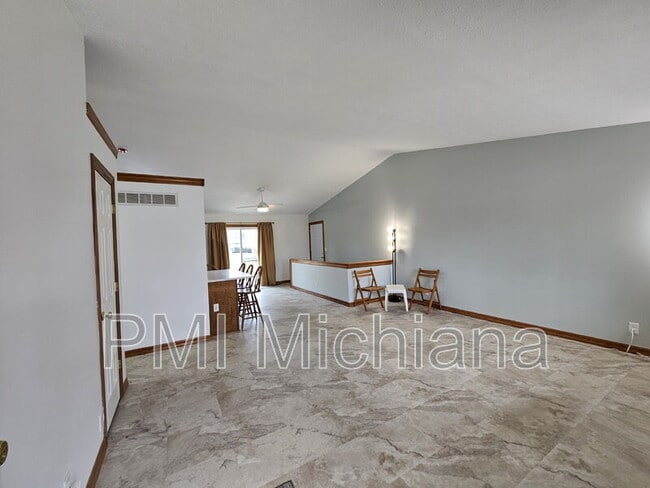 Foto del edificio - 56430 Hoosier Ave