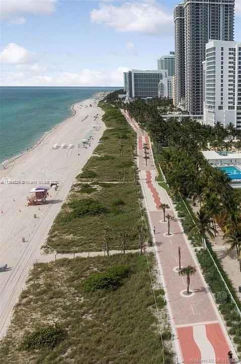 Foto del edificio - 5005 Collins Ave