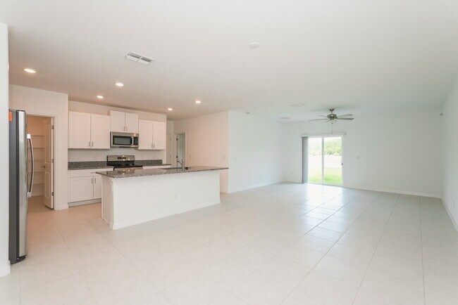 Foto del edificio - 2037 Skybrooke Blvd