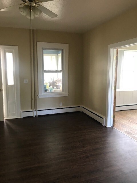 Living rm & Sun room - 53 Beeman St