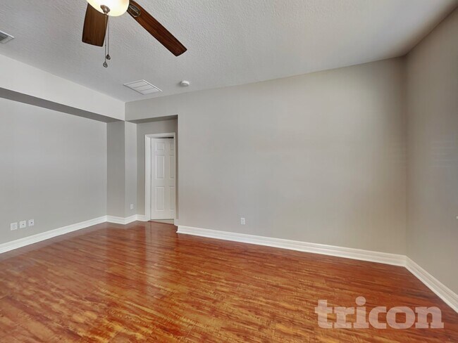 Foto del edificio - 3230 Ogden Dr