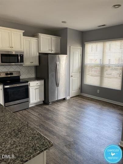 Building Photo - 8960 Commons Townes Dr