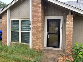 Building Photo - 4232 Wembleton Cir