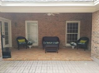 Foto del edificio - 2213 Old Mill Ct