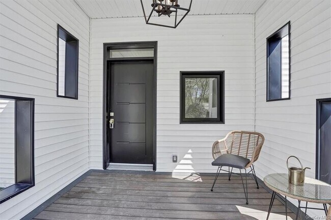 Building Photo - 14 Cullen Ave