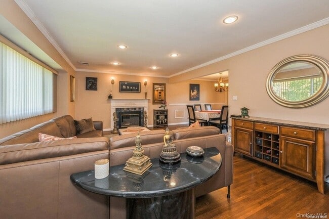 Photo - 41 Eaton Rd House