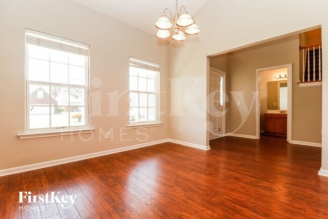 Building Photo - 527 Rosings Dr