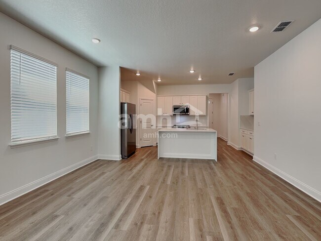 Foto del edificio - 16369 Aubergine Aly