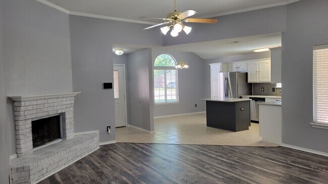 Foto del edificio - Beautiful Updated Property! Cooper District!