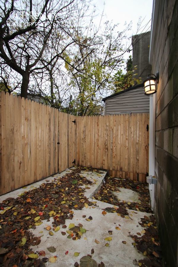 Building Photo - West Philadelphia Two Bedroom Apartment