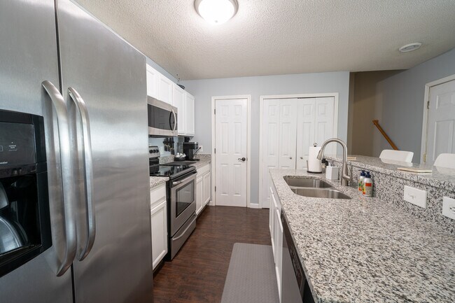 Foto del edificio - 7071 Quarry Ave NE