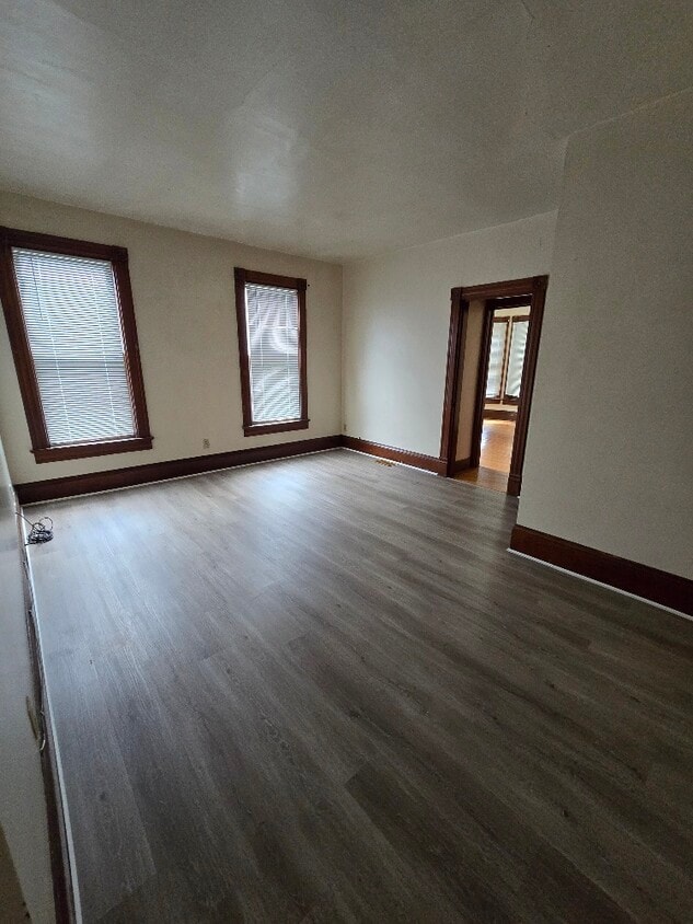 living room - 173 N Chambers St