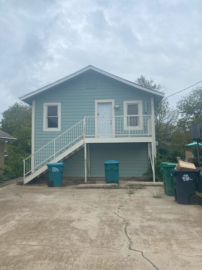 1403 Bolivar St Unit 2, Denton, TX 76201 Apartments in Denton, TX