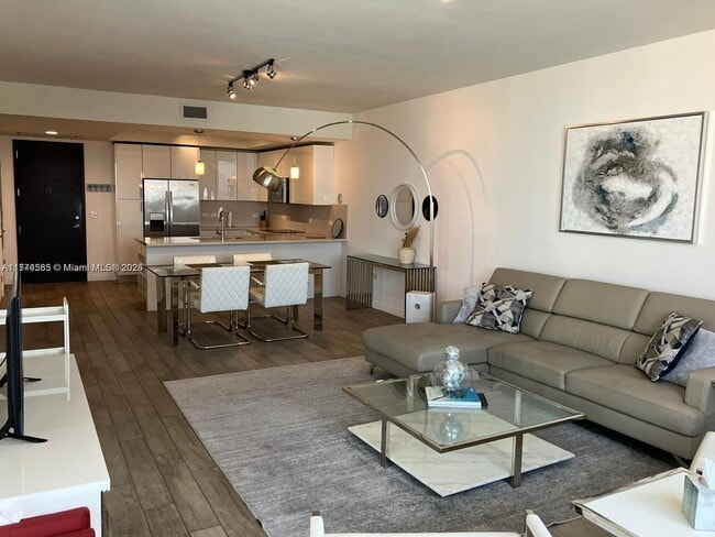 Foto del edificio - 999 SW 1st Ave