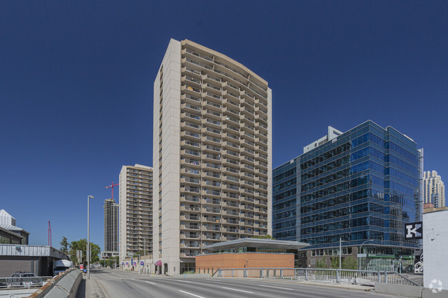 Building Photo - Continental Towers East