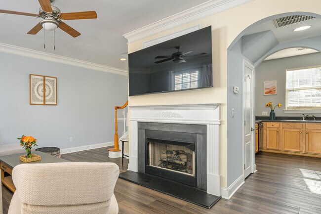 Foto del edificio - 21322 Pine St