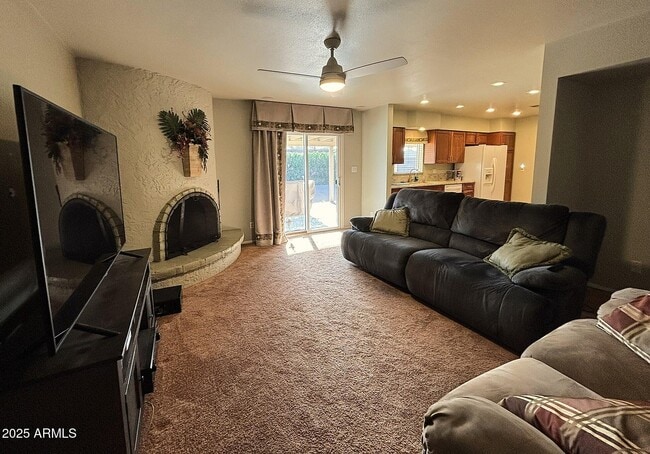 Building Photo - 3625 E Garden Dr