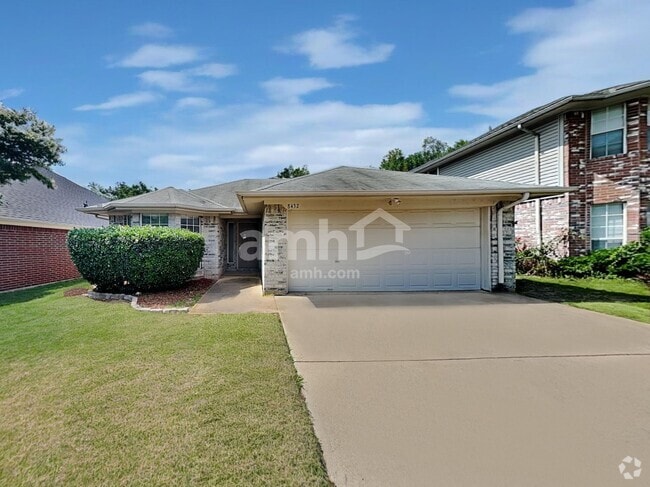 Building Photo - 8432 Odell St