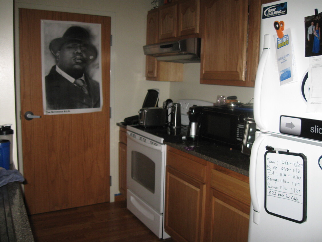 Building Photo - 440 W College Ave