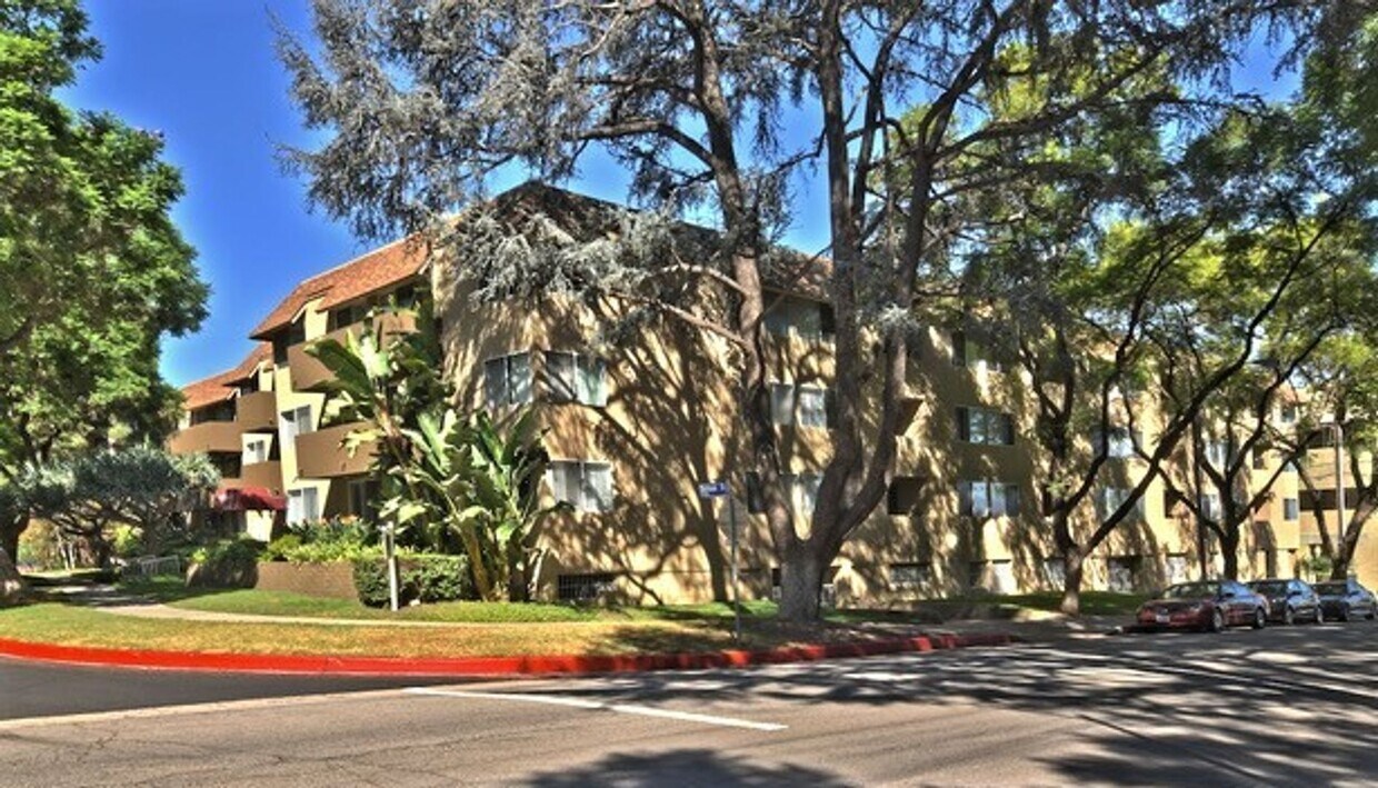 Primary Photo - Luxurious 1+bdr, 1bath condo in prime Sher...